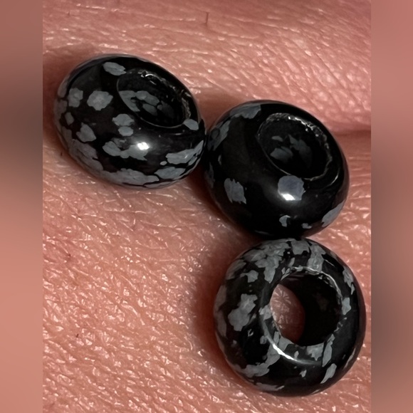 Brand New   obsidian snowflake bracelet charm - Picture 2 of 5